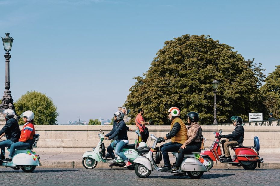 assurance scooter