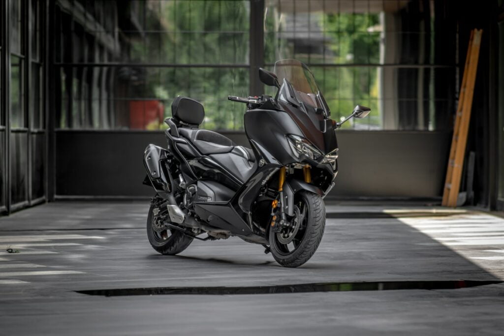 yamaha-t-max-560